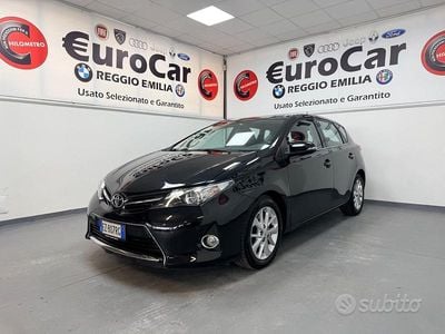 Usata Toyota Auris Active 124 CV (91 kW) 2015 Nero Berlina