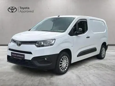 Usata Toyota Proace City City 130 CV (95 kW) 2023 White solid Monovolume