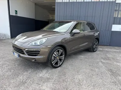 Usata Porsche Cayenne 240 CV (176 kW) 2011 Marrone SUV