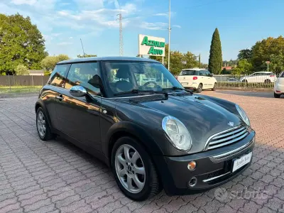 Usata Mini Cooper 116 CV (85 kW) 2006 Grigio Utilitaria