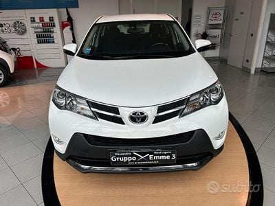 Usata Toyota RAV4 Active 124 CV (91 kW) 2015 Bianco SUV