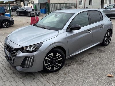 Usata Peugeot 208 Allure 101 CV (74 kW) 2025 Grigio Utilitaria