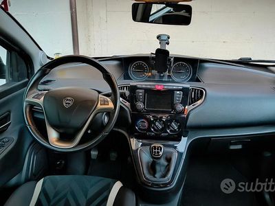Usata Lancia Ypsilon Platinum 69 CV (50 kW) 2017 Nero Utilitaria