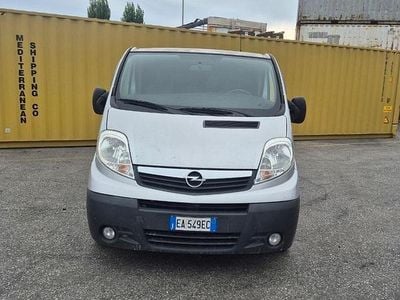 Usata Opel Vivaro 120 CV (88 kW) 2010 Grigio Monovolume