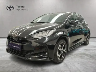 Usata Toyota Yaris Hybrid Trend 92 CV (67 kW) 2024 Nero Berlina