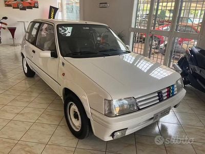 Usata Peugeot 205 101 CV (74 kW) 1989 Bianco Berlina