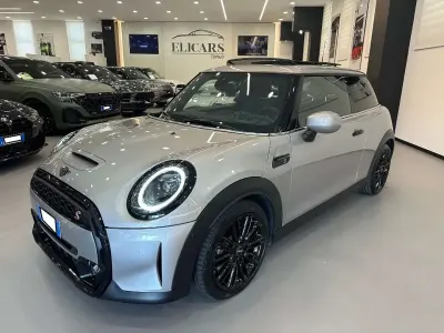 Usata Mini Cooper S Classic 178 CV (130 kW) 2024 Argento metallizzato Utilitaria