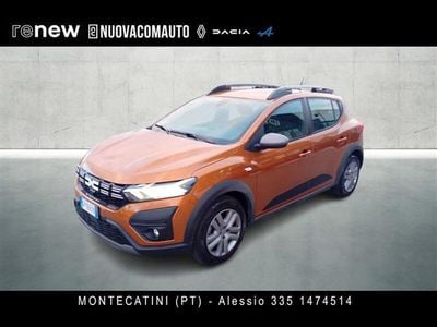 Usata Dacia Sandero Expression 100 CV (73 kW) 2023 Oro Utilitaria