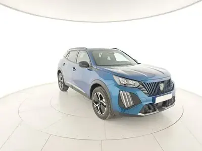 Usata Peugeot 2008 Allure 101 CV (74 kW) 2025 Blu SUV