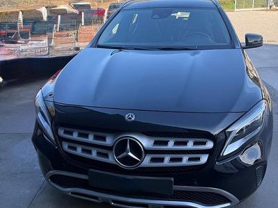 Usata Mercedes GLA180 122 CV (89 kW) 2020 Nero SUV