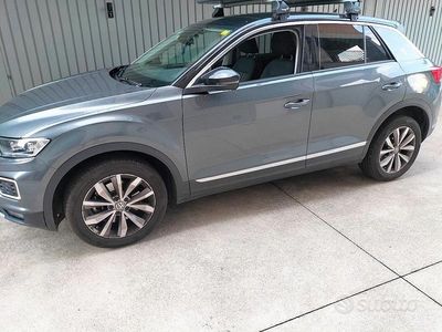 Usata VW T-Roc 150 CV (110 kW) 2018 Grigio SUV