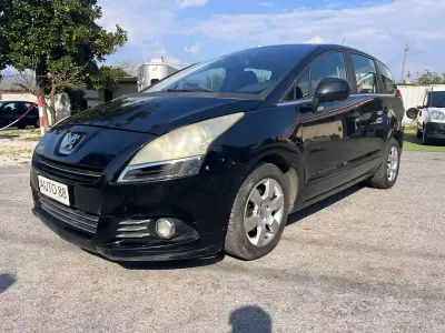 Usata Peugeot 5008 Business-Line 110 CV (80 kW) 2010 Nero Monovolume