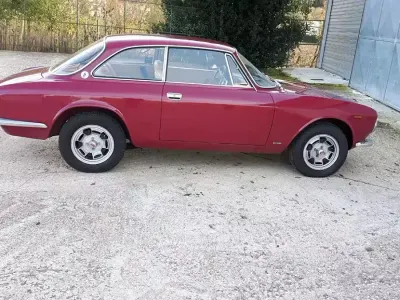 Usata Alfa Romeo GT Veloce 109 CV (80 kW) 1970 Rosso Coupé