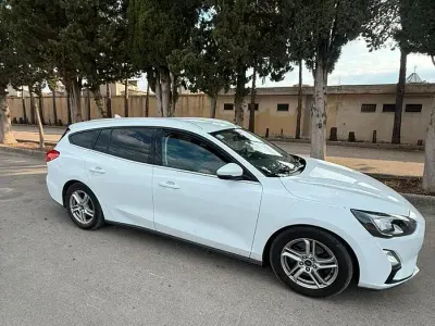 Usata Ford Focus 120 CV (88 kW) 2019 Bianco Station wagon