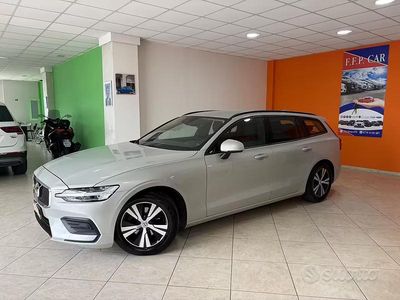 Usata Volvo V60 Business Edition 150 CV (110 kW) 2019 Grigio Station wagon