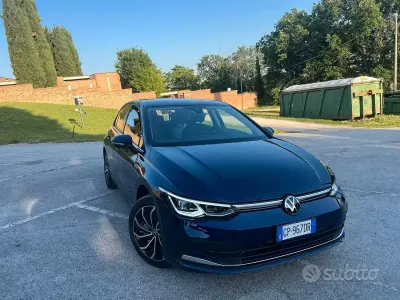 Usata VW Golf VIII Style 131 CV (96 kW) 2023 Blu Berlina