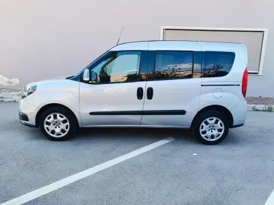 Usata Fiat Doblò Easy 120 CV (88 kW) 2019 Giallo Monovolume