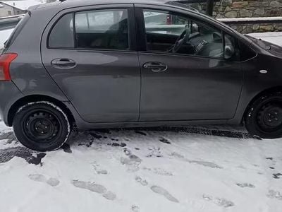 Usata Toyota Yaris 2008 Grigio Utilitaria