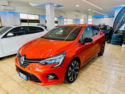 Usata Renault Clio V 100 CV (73 kW) 2022 Arancione Berlina
