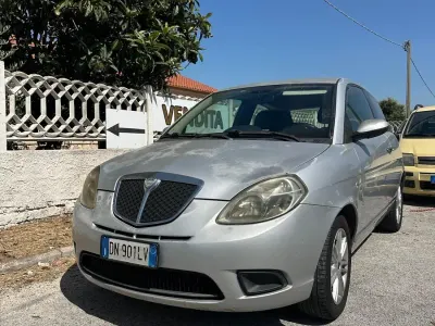Usata Lancia Ypsilon 75 CV (55 kW) 2008 Argento Utilitaria