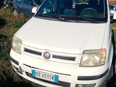 Begagnad Fiat Panda Dynamic 59 HK (43 kW) 2010 Vit Sedan