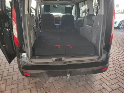 Usata Ford Tourneo 120 CV (88 kW) 2020 Nero Monovolume