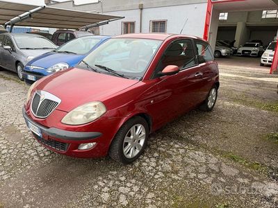 Usata Lancia Ypsilon 69 CV (50 kW) 2003 Rosso Utilitaria