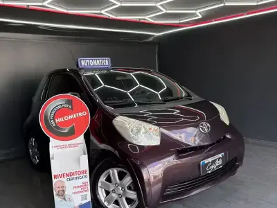 Usata Toyota iQ 68 CV (50 kW) 2009 Viola Utilitaria