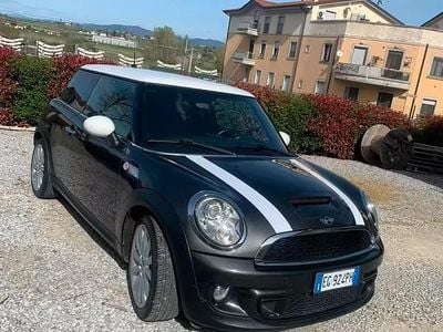 Begagnad Mini Cooper SD 143 HK (105 kW) 2012 Halvkombi