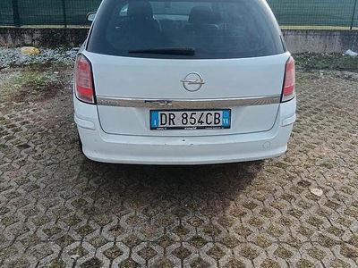 Usata Opel Astra 90 CV (66 kW) 2008 Bianco Station wagon