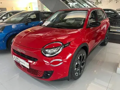 Usata Fiat 600 La Prima 101 CV (74 kW) 2025 Rosso SUV