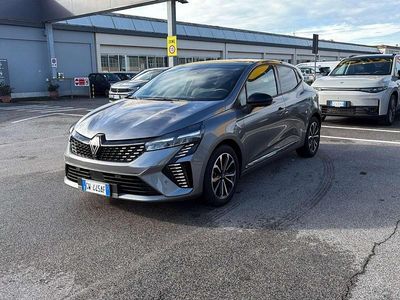 Usata Renault Clio V Techno 91 CV (66 kW) 2024 Grigio Utilitaria