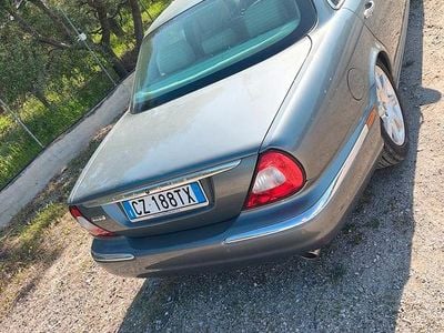 Usata Jaguar XJ Executive 207 CV (152 kW) 2006 Grigio Berlina