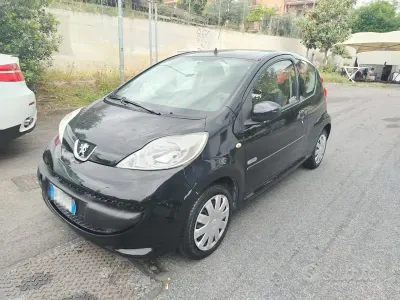 Usado Citroën C1 68 CV (50 kW) 2009 Negro Utilitario