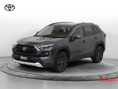 Usata Toyota RAV4 Hybrid 222 CV (163 kW) 2024 Grigio SUV