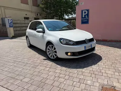 Usata VW Golf Trendline 105 CV (77 kW) 2010 Bianco Monovolume