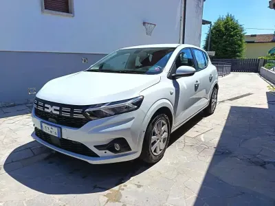 Usata Dacia Sandero Essentiel 67 CV (49 kW) 2024 Berlina