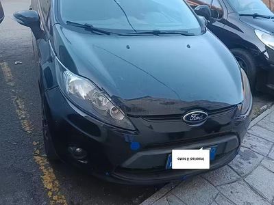 Begagnad Ford Fiesta 73 HK (53 kW) 2011 Svart Halvkombi