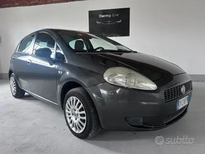 Usata Fiat Grande Punto Dynamic 77 CV (56 kW) 2009 Grigio Utilitaria