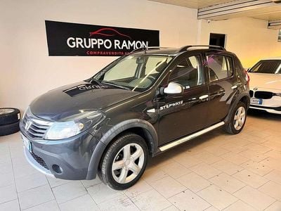Usata Dacia Sandero Stepway 90 CV (66 kW) 2012 Grigio Berlina