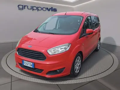 Begagnad Ford Tourneo Courier 101 HK (74 kW) 2016 Röd Minibuss
