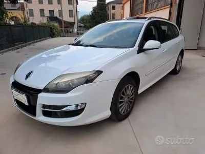 Usata Renault Laguna III 110 CV (80 kW) 2012 Bianco Station wagon