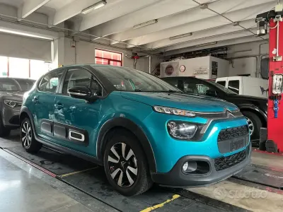 Begagnad Citroën C3 Shine 102 HK (75 kW) 2022 Blå Halvkombi