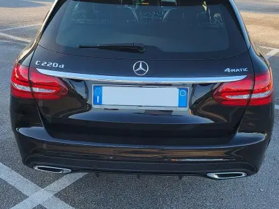 Usata Mercedes C220 194 CV (142 kW) 2018 Nero Station wagon