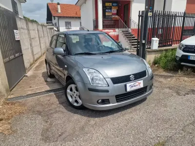 Usata Suzuki Swift GL 92 CV (67 kW) 2006 Grigio Utilitaria