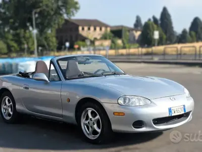 Usata Mazda MX5 110 CV (80 kW) 2004 Grigio Cabrio