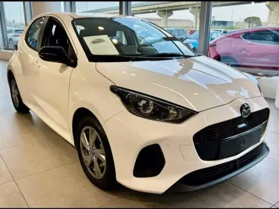 Nuova Mazda 2 Exclusive-Line 116 CV (85 kW) 2026 Lunar white Utilitaria
