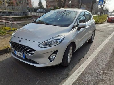 Gebraucht Ford Fiesta 100 PS (73 kW) 2018 Grau Kleinwagen