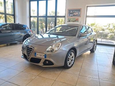 Usata Alfa Romeo Giulietta Distinctive 120 CV (88 kW) 2012 Grigio Utilitaria