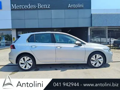 Usata VW Golf VIII Style 150 CV (110 kW) 2025 Argento Berlina